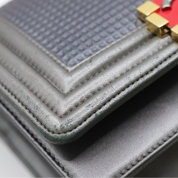 CHANEL‎ Rare Metallic Silver Cube Embossed Small Boy Bag, Silver Hardware 2014 - Picture 14 of 17